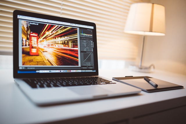 Video editing suite with multiple screens